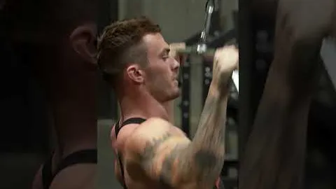 Lateral Pulldown Machine
