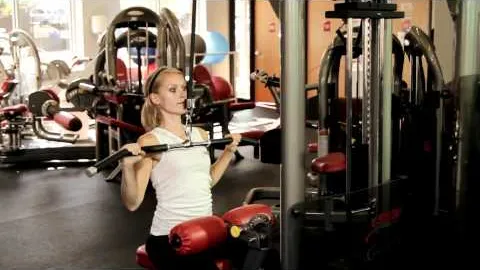 Lateral Pulldown Machine