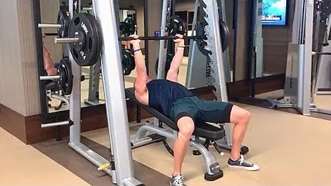 Smith Machine Regular Bench Press